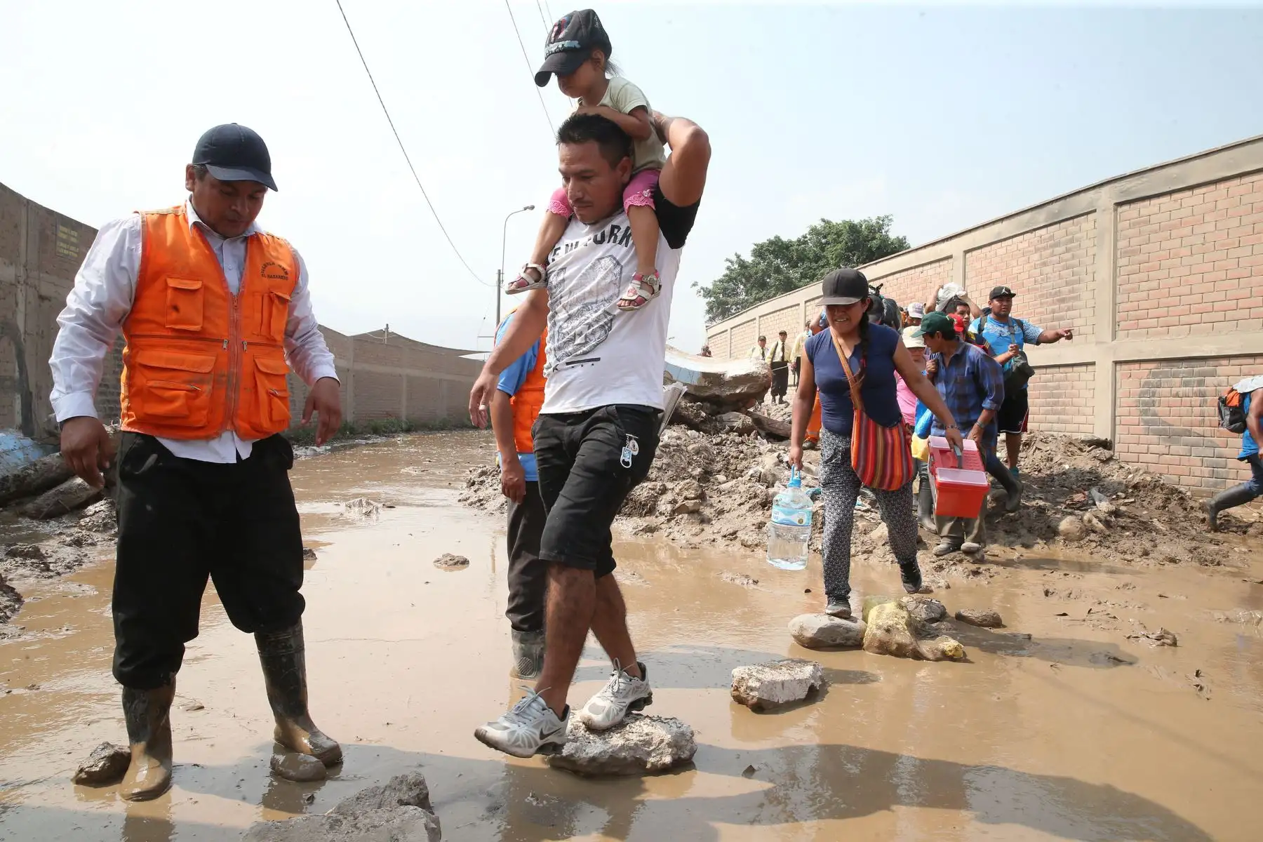 LIMA,PERÚ-MARZO 18. Desborde de río Rimac Carapongo Huachipa  inunda viviendas y avenidas. Foto: ANDINA/Vidal Tarqui
