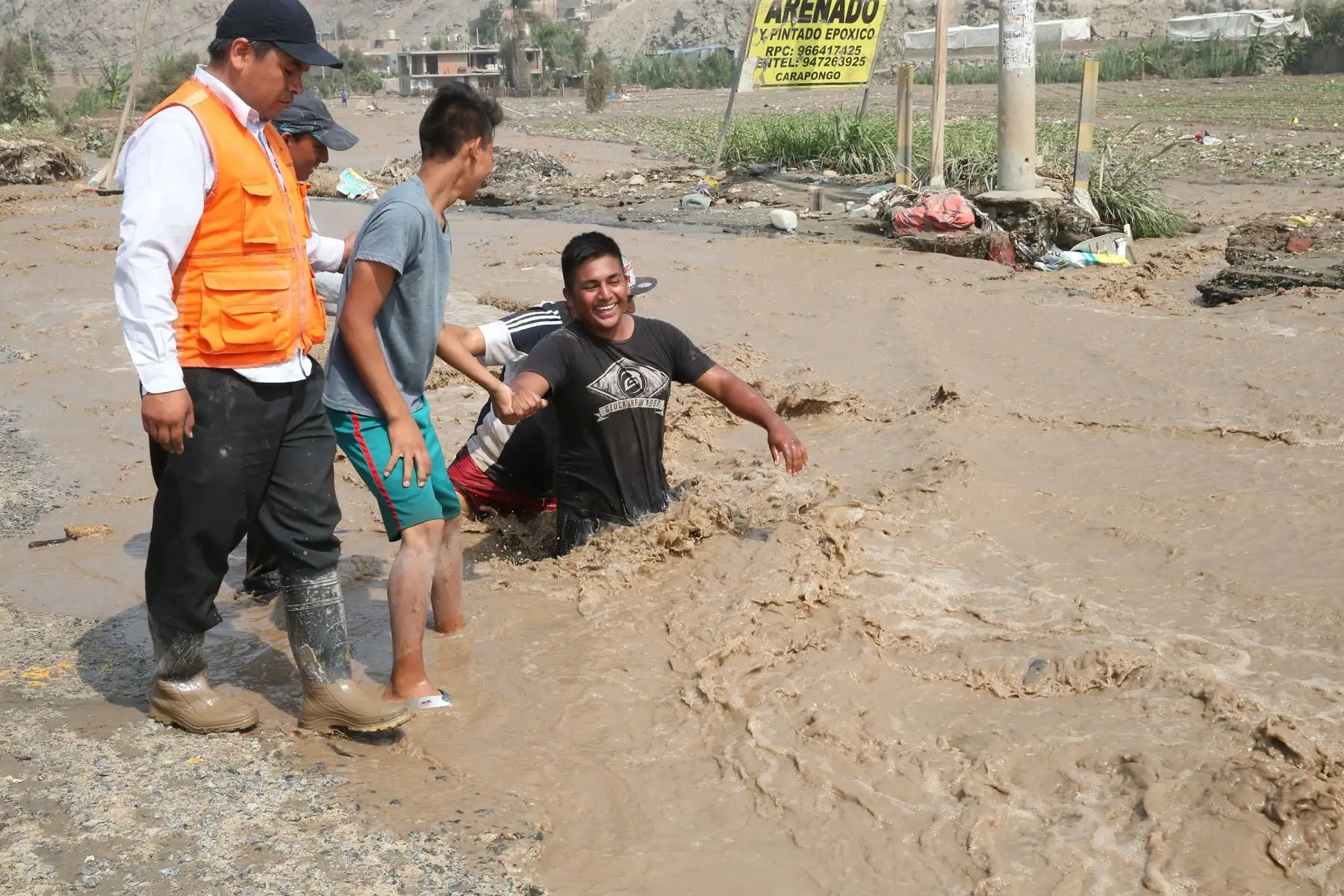 LIMA,PERÚ-MARZO 18. Desborde de río Rimac Carapongo Huachipa  inunda viviendas y avenidas. Foto: ANDINA/Vidal Tarqui