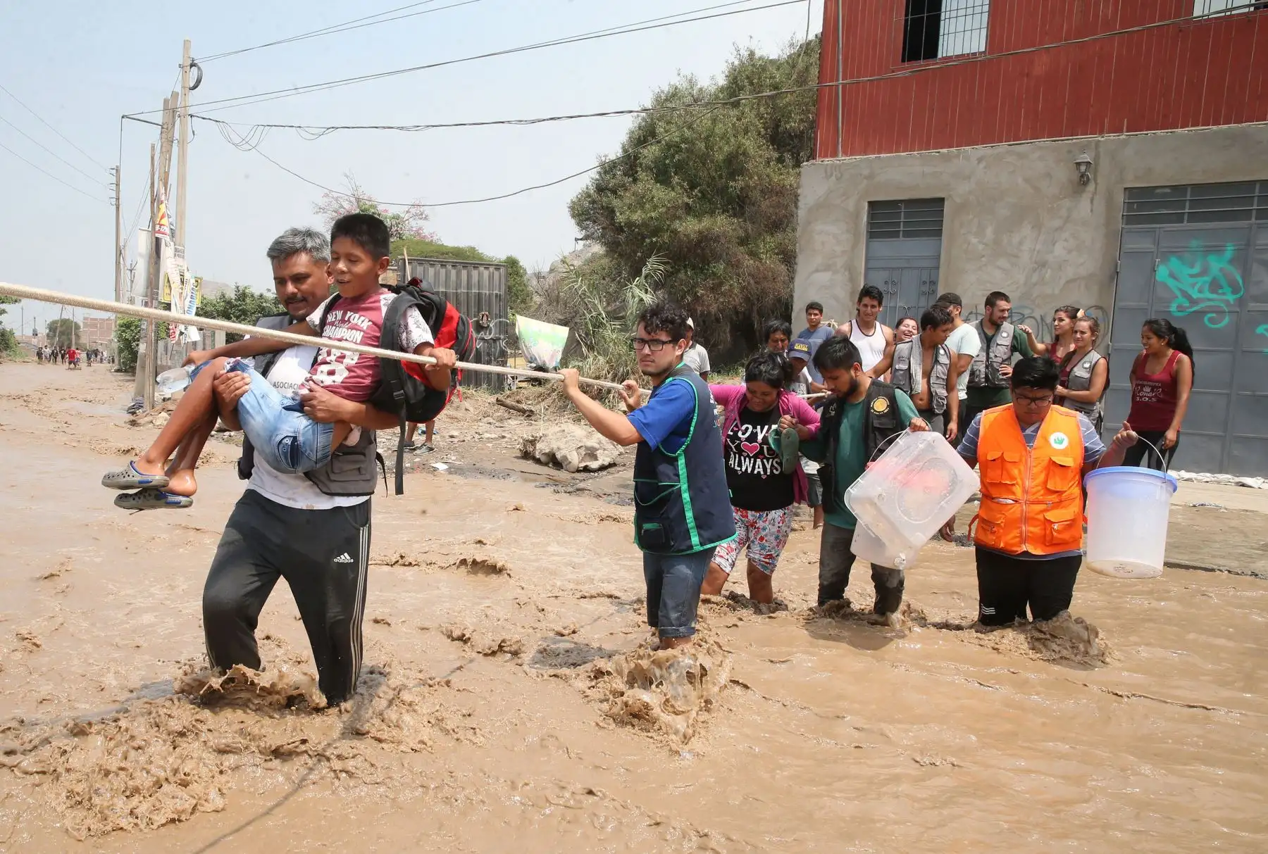 LIMA,PERÚ-MARZO 18. Desborde de río Rimac Carapongo Huachipa  inunda viviendas y avenidas. Foto: ANDINA/Vidal Tarqui