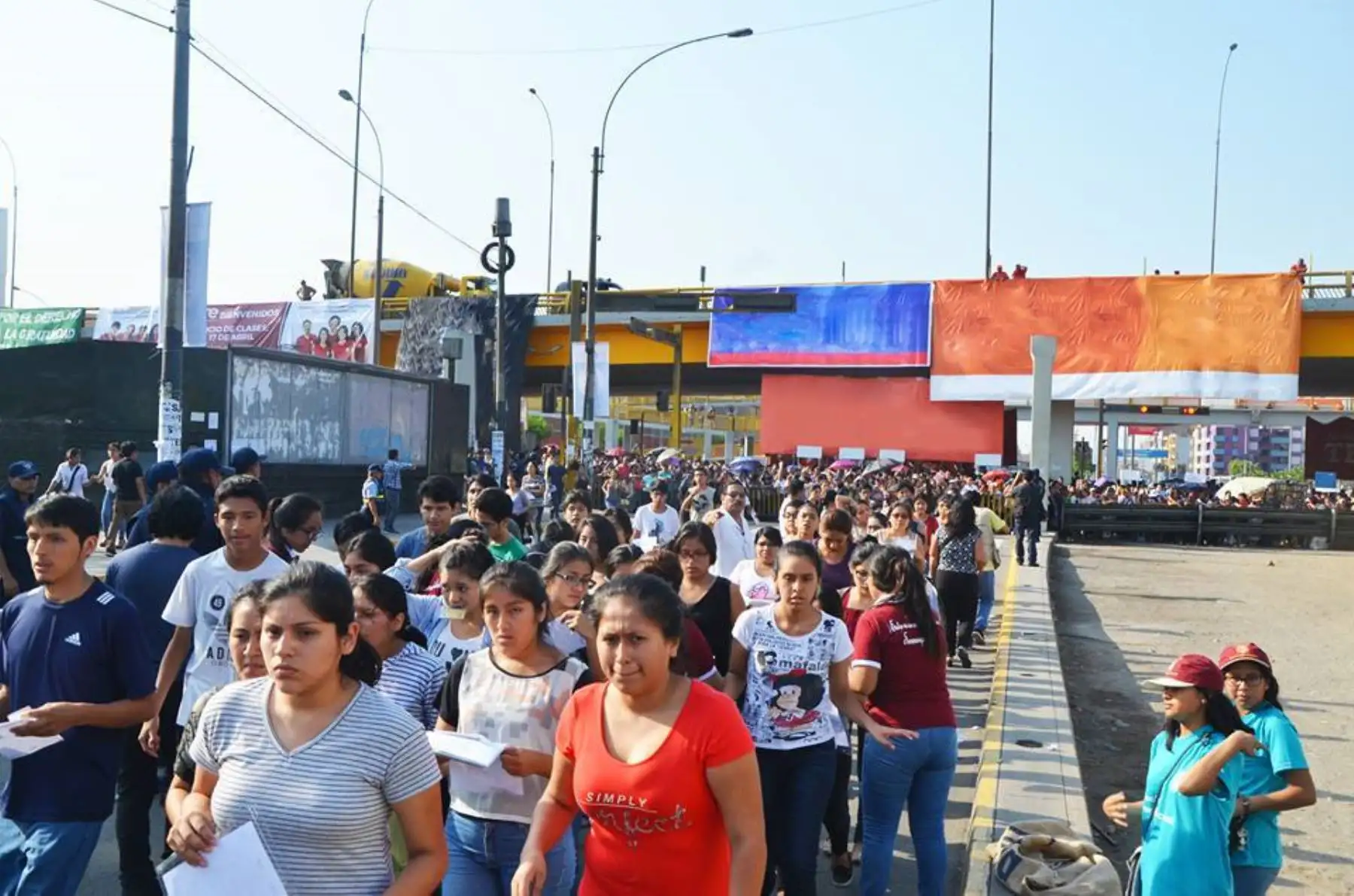 Miles de estudiantes acudieron hoy a rendir su examen de admisión. Foto: Andina Difusión