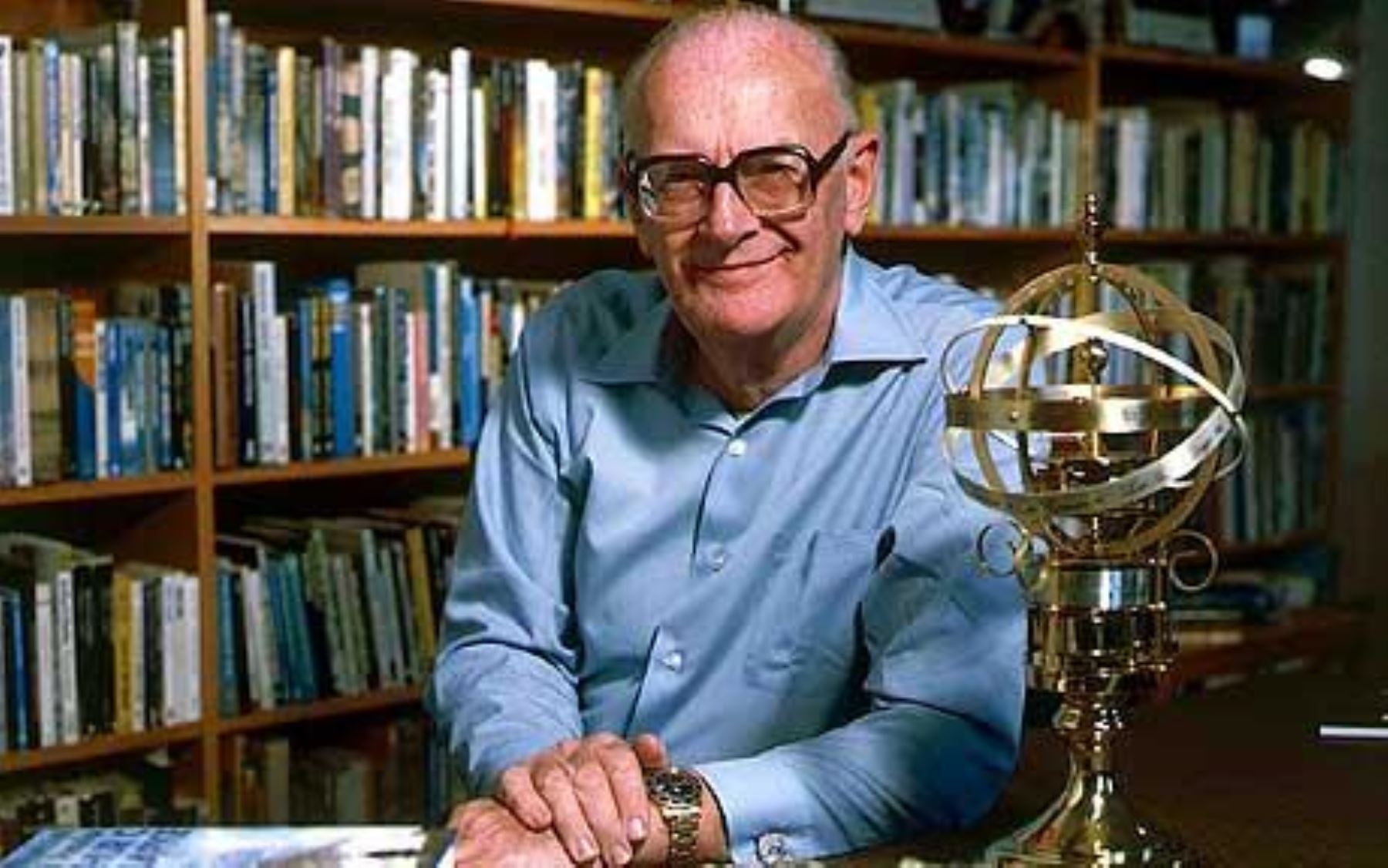 Escritor Arthur C. Clarke. Internet/Medios