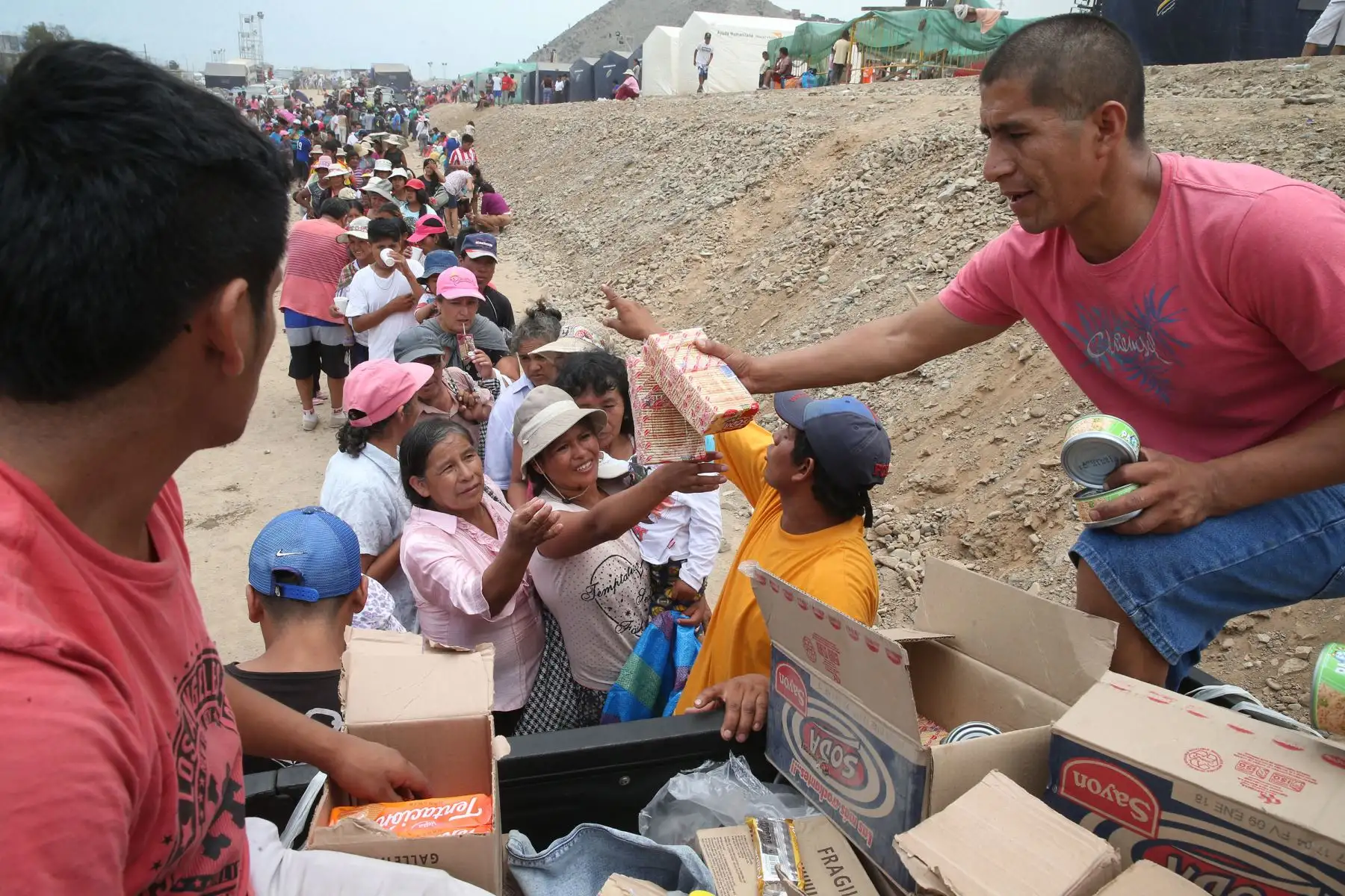 LIMA,PERÚ-MARZO 19. Ayuda y labores de limpieza y descolmatación del cauce del río Rímac en Carapongo .Foto: ANDINA/Vidal Tarqui