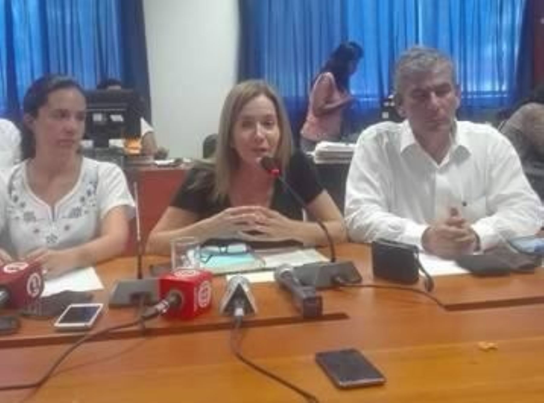 Ministra de Educación, Marilú Martens, encabeza las acciones de ayuda en región Piura. ANDINA
