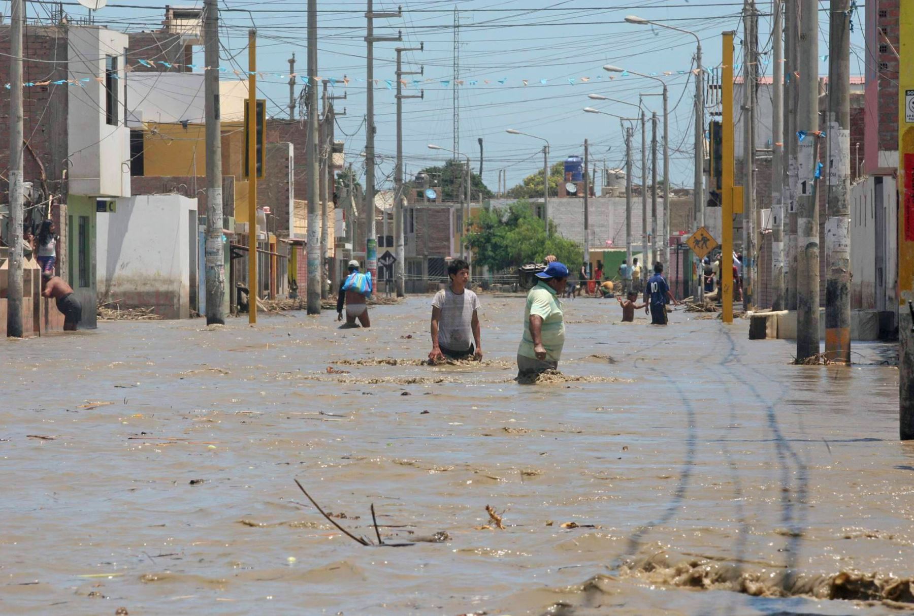 La ciudad de Huarmey en el sur de la región Áncash se encuentra inundada por las intensas lluvias y el desborde de ríos. Foto: ANDINA/Jhony Laurente