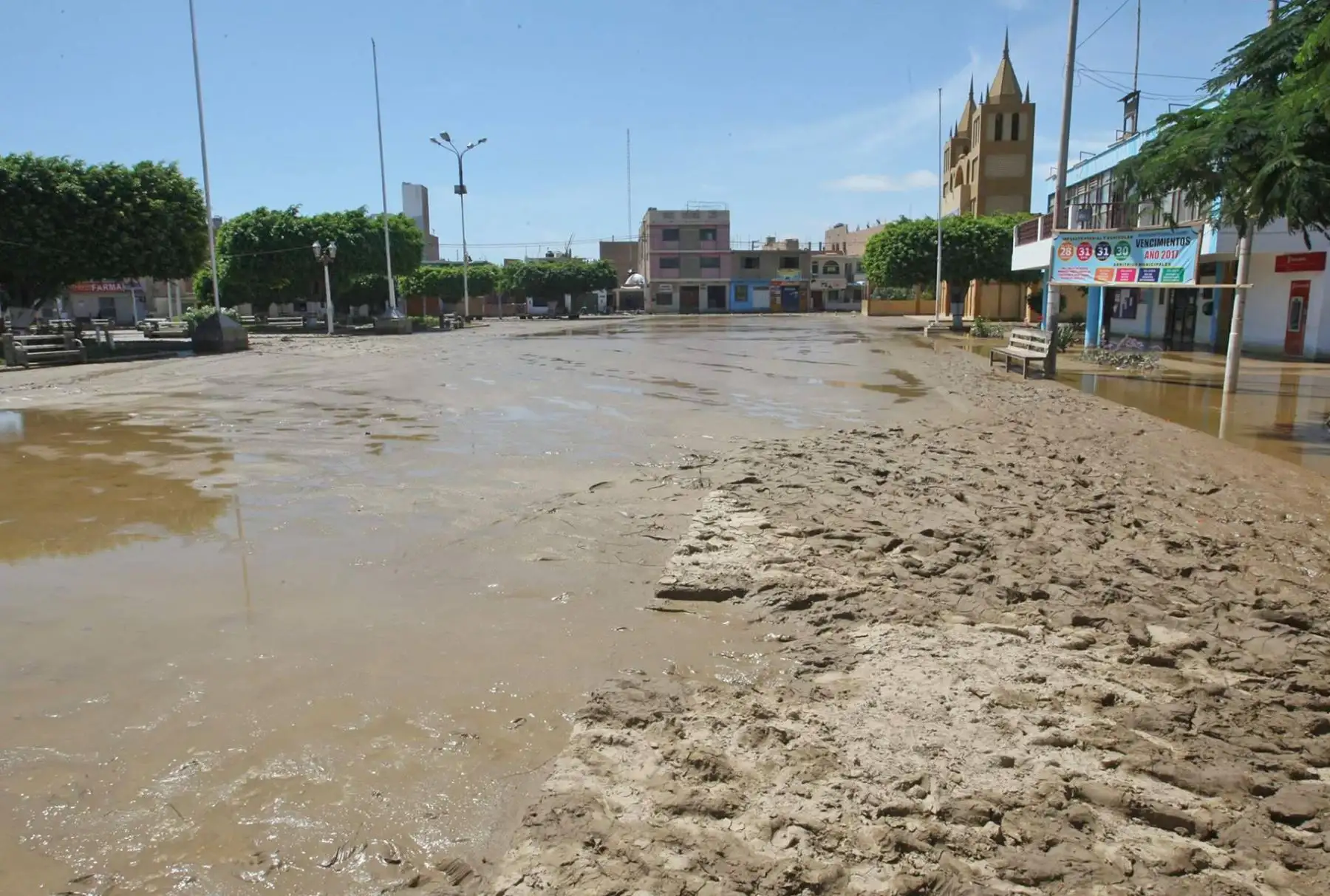La ciudad de Huarmey en el sur de la región Áncash se encuentra inundada por las intensas lluvias y el desborde de ríos. Foto: ANDINA/Jhony Laurente