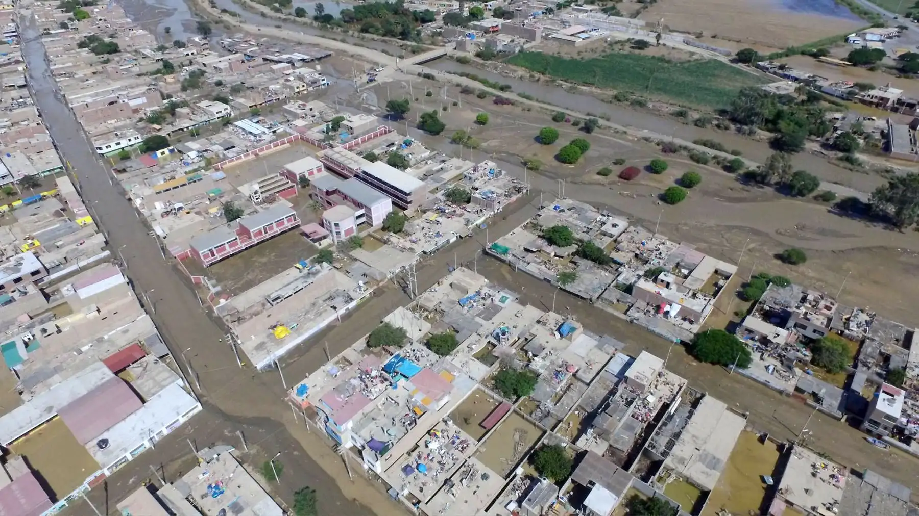 La ciudad de Huarmey en el sur de la región Áncash se encuentra inundada por las intensas lluvias y el desborde de ríos. Foto: ANDINA/Jhony Laurente