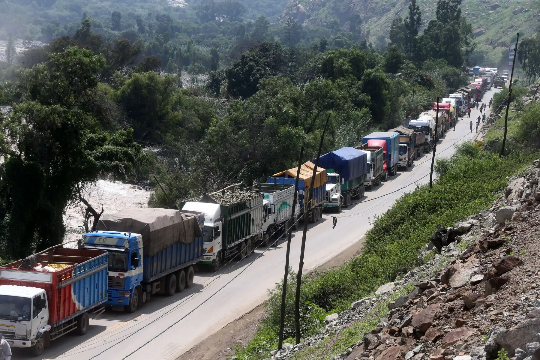 LIMA,PERÚ-MARZO 21.Congestionamiento vehicular a la altura del kilometro 45 de la carretera Central. Foto: ANDINA/Vidal Tarqui