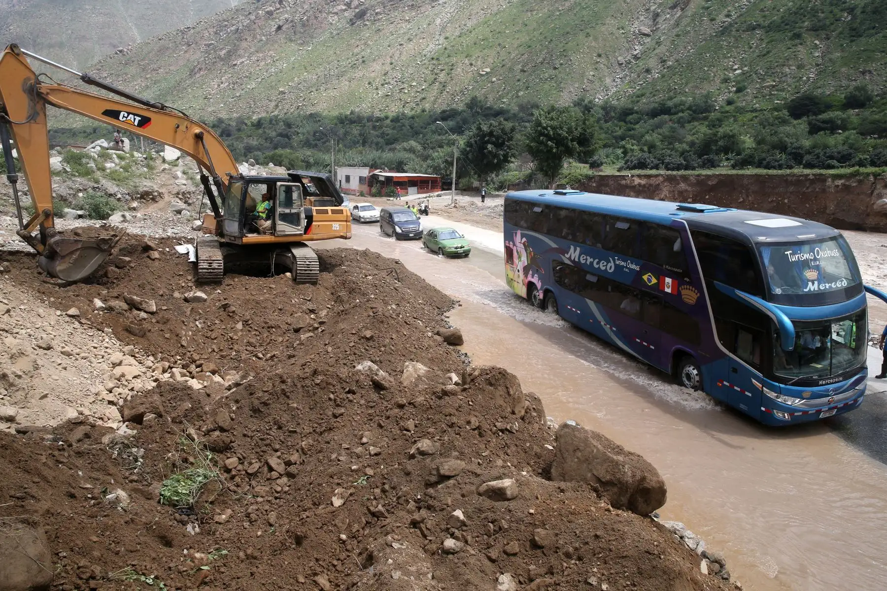 LIMA,PERÚ-MARZO 21.Trabajos de descolmatación del río Rímac a la altura del  kilometro 45 de carretera Central. Foto: ANDINA/Vidal Tarqui