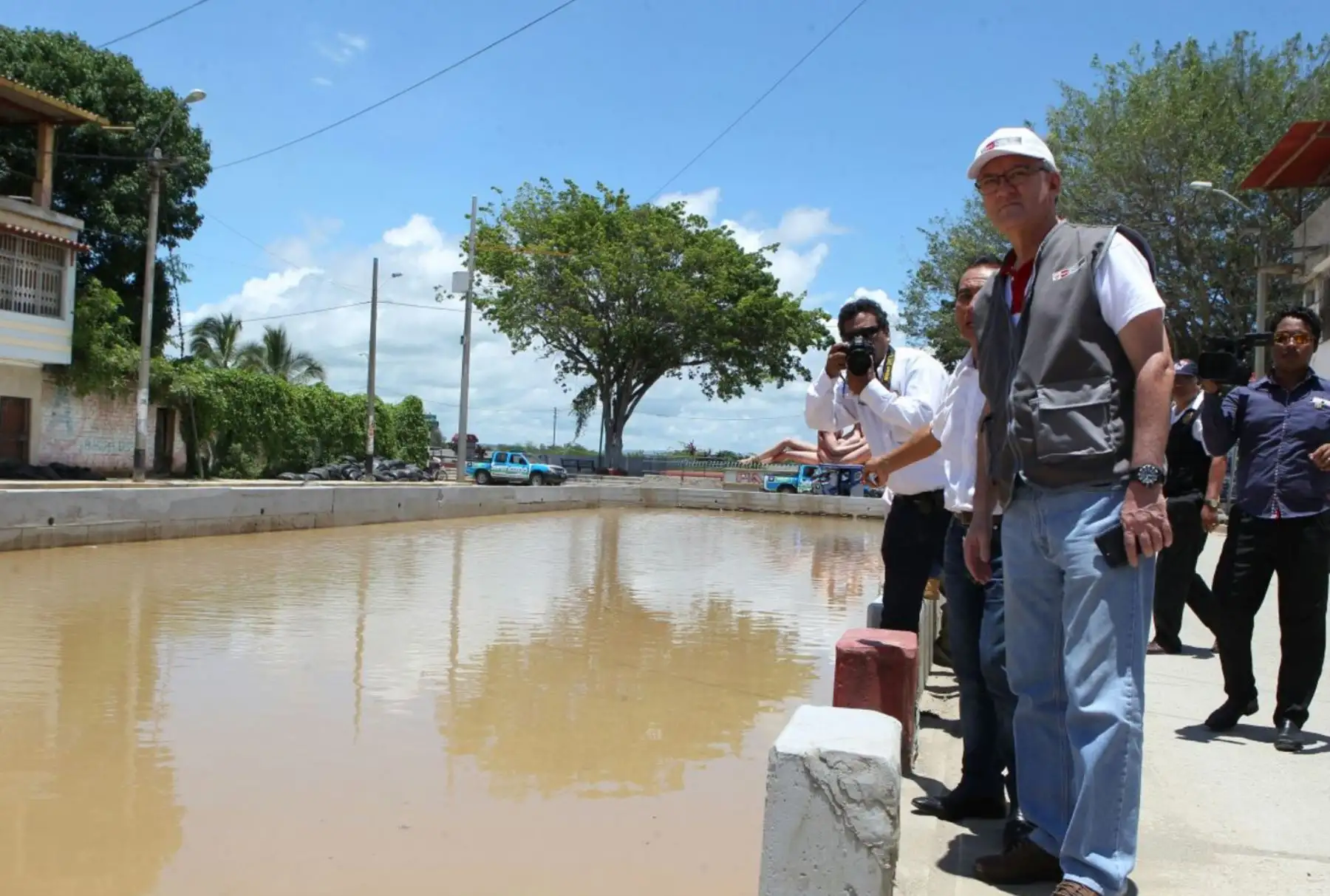 Ministro Alfonso Grados supervisa zonas afectadas en Tumbes. Foto: ANDINA/ Difusión