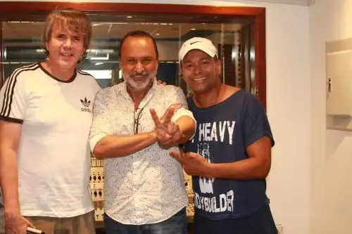 Artistas graban tema "Levántate Perú".