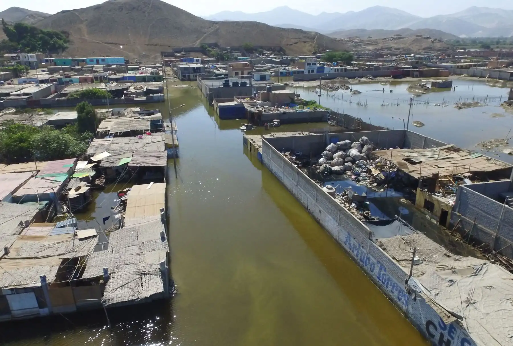 La ciudad de Huarmey en el sur de la región Áncash se encuentra inundada por las intensas lluvias y el desborde de ríos. Foto: ANDINA/Vidal Tarqui