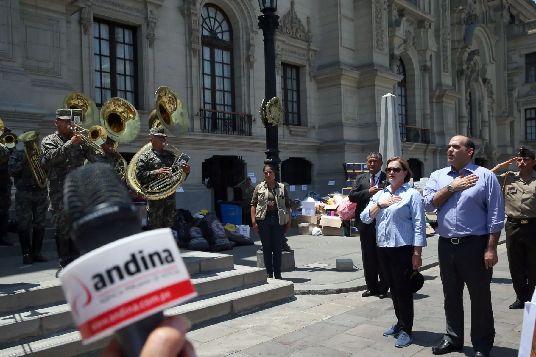 LIMA,PERÚ-MARZO 24. Continua llegando la ayuda a Palacio de Gobierno para los damnificados por las fuertes lluvias.  Foto: ANDINA/Dante Zegarra