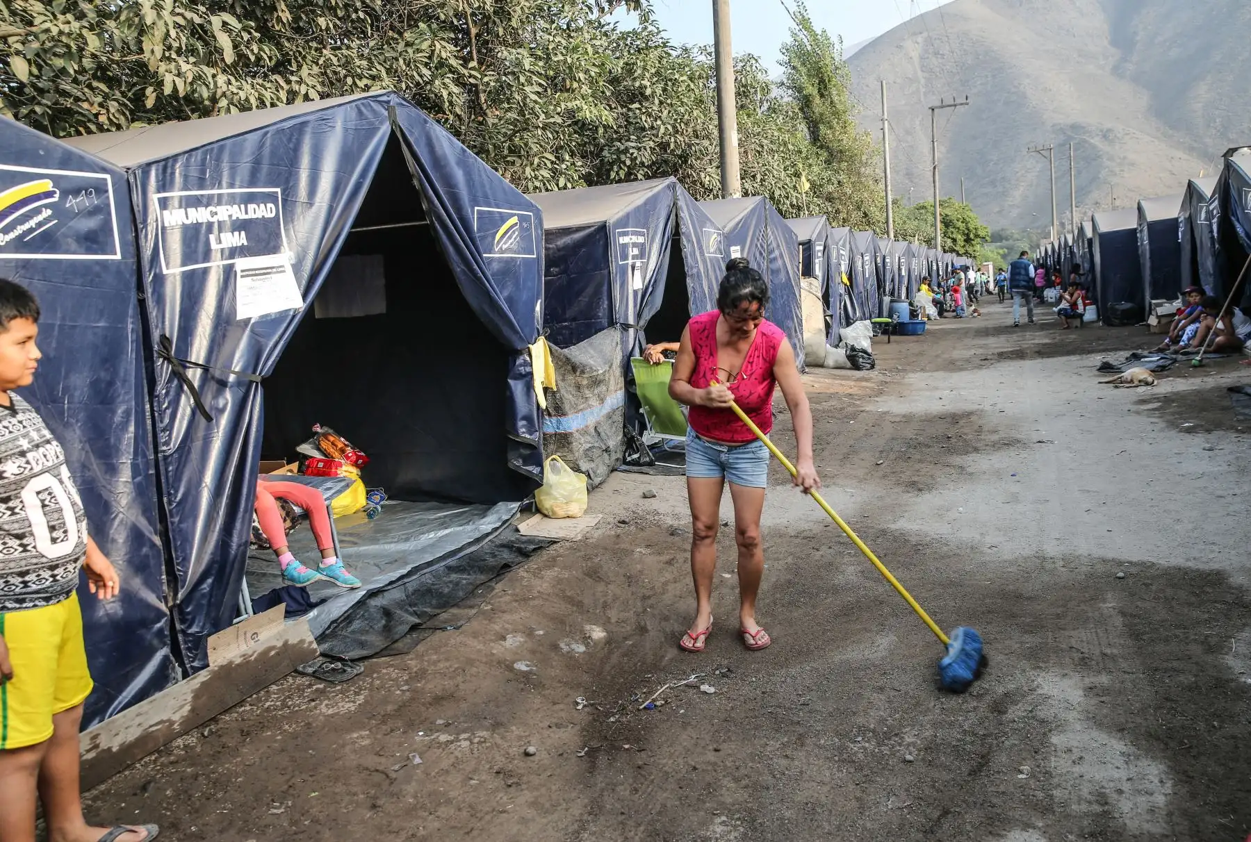 LIMA,PERÚ-MARZO 25. Damnificados de los huaicos  en los Alamos, Carapongo. en Foto: ANDINA/ Norman Cordova