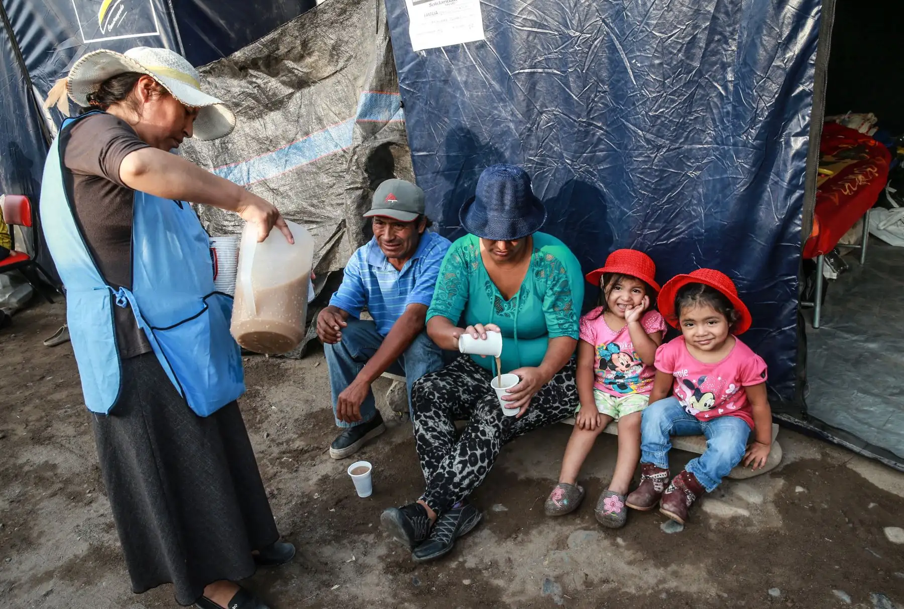 En familias damnificadas pueden presentarse riesgos de abuso sexual por hacinamiento y poco control de impulsos en varones. ANDINA/Norman Córdova