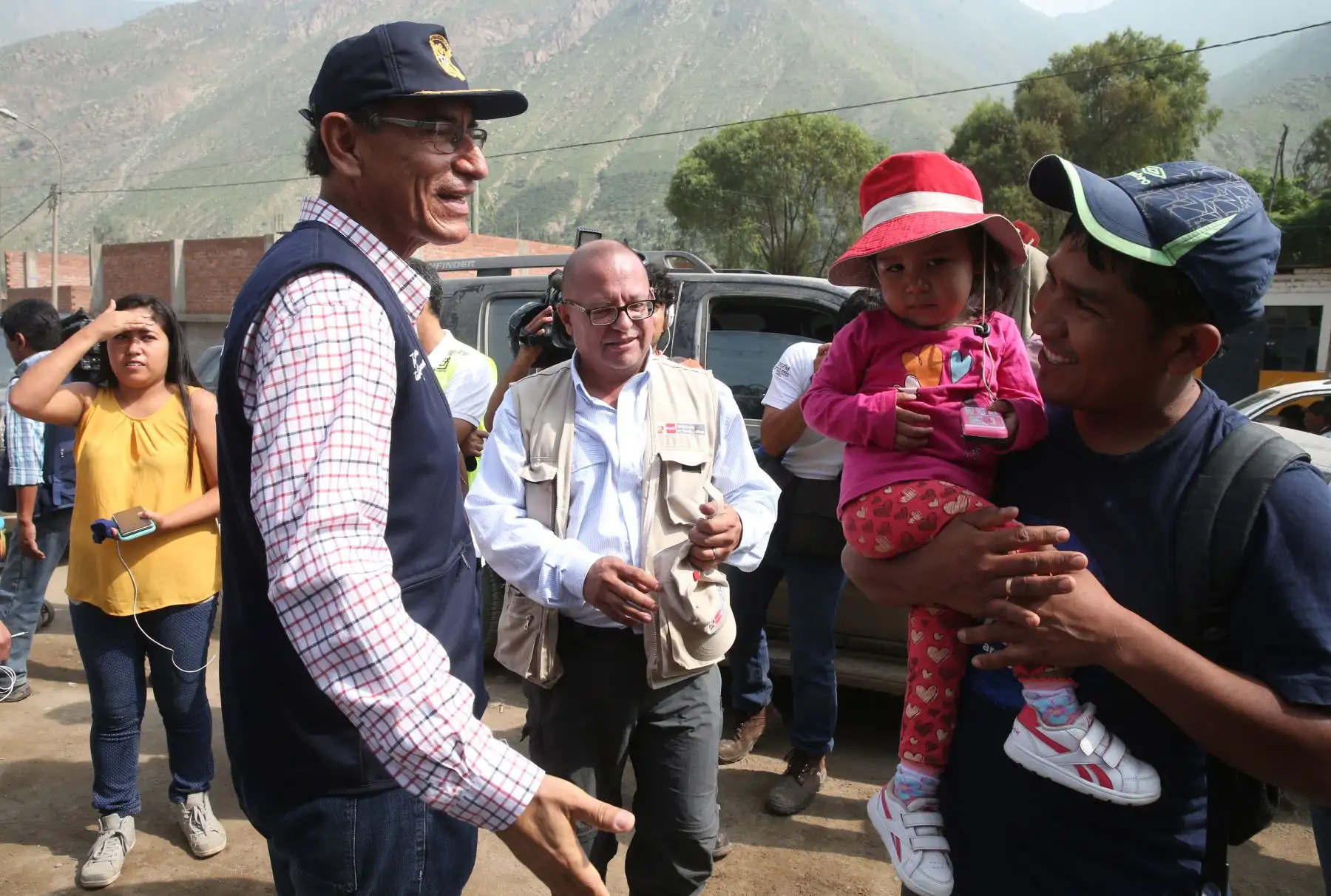 LIMA,PERÚ-MARZO 26. Ministro de Transportes y Comunicaciones, Martín Vizcarra, sobrevuela la cuenca del río Rímac y la carretera Central hasta la zona de Huarochirí. Foto: ANDINA/Vidal Tarqui