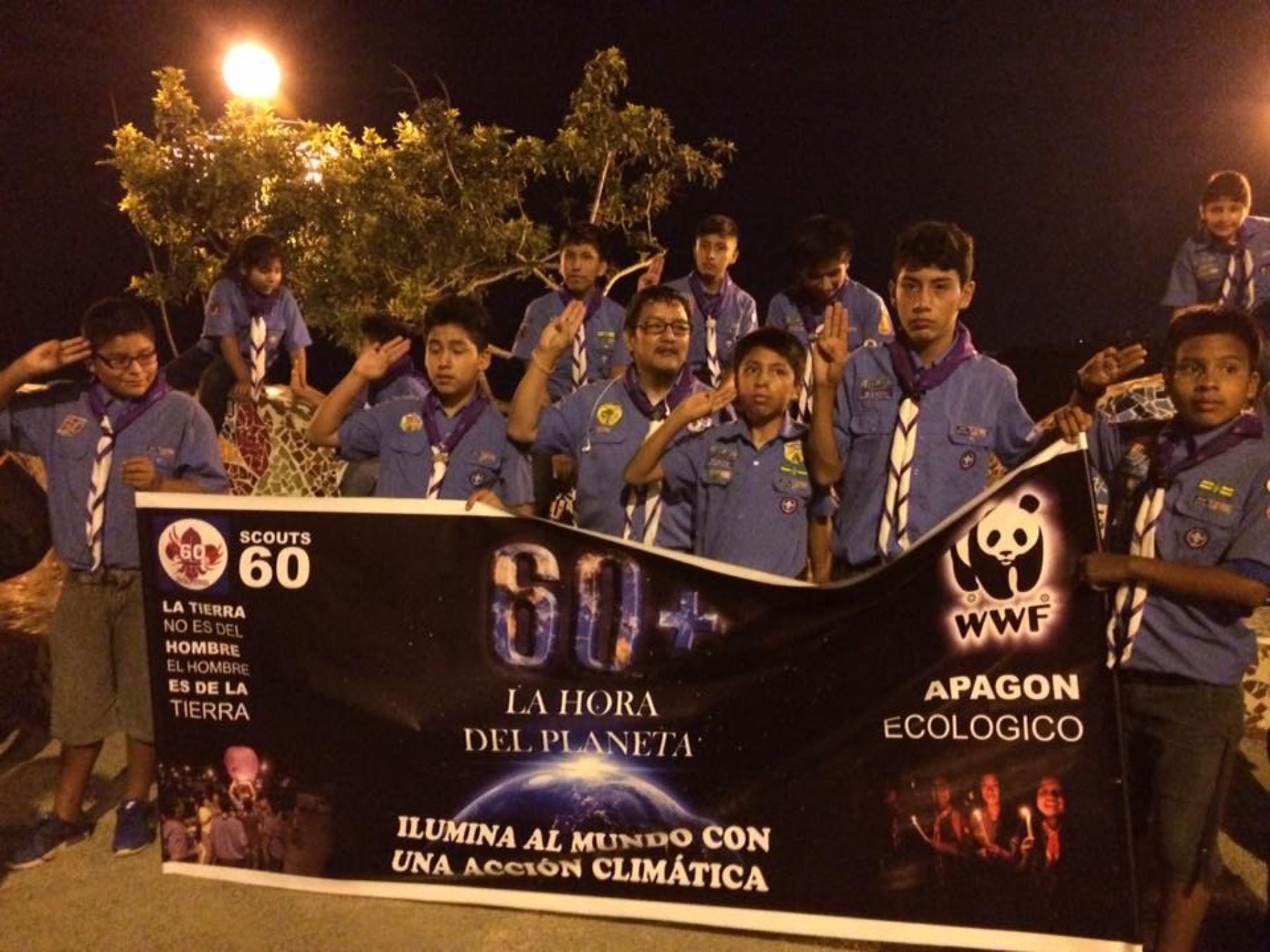 Scouts participaron activamente en la Hora del Planeta. Foto: Andina/difusión.