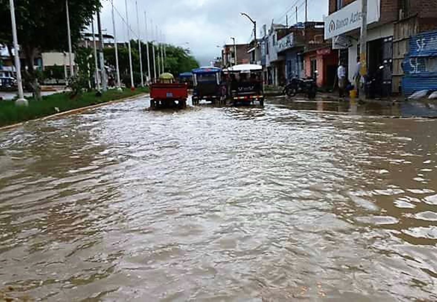 Varias calles de Paita se encuentran inundadas a consecuencia de las lluvias intensas. ANDINA