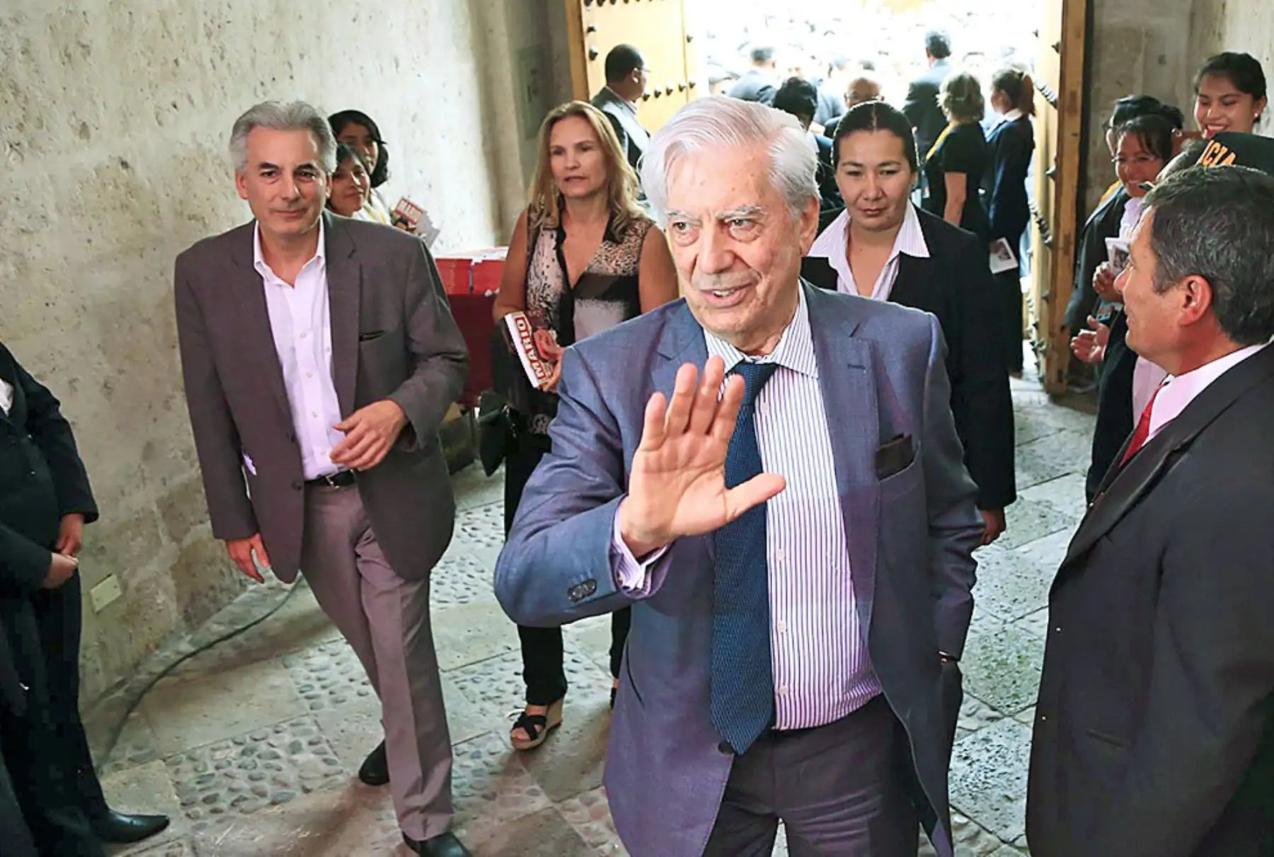 Mario Vargas Llosa en Arequipa. Foto: ANDINA/Carlos Lezama.