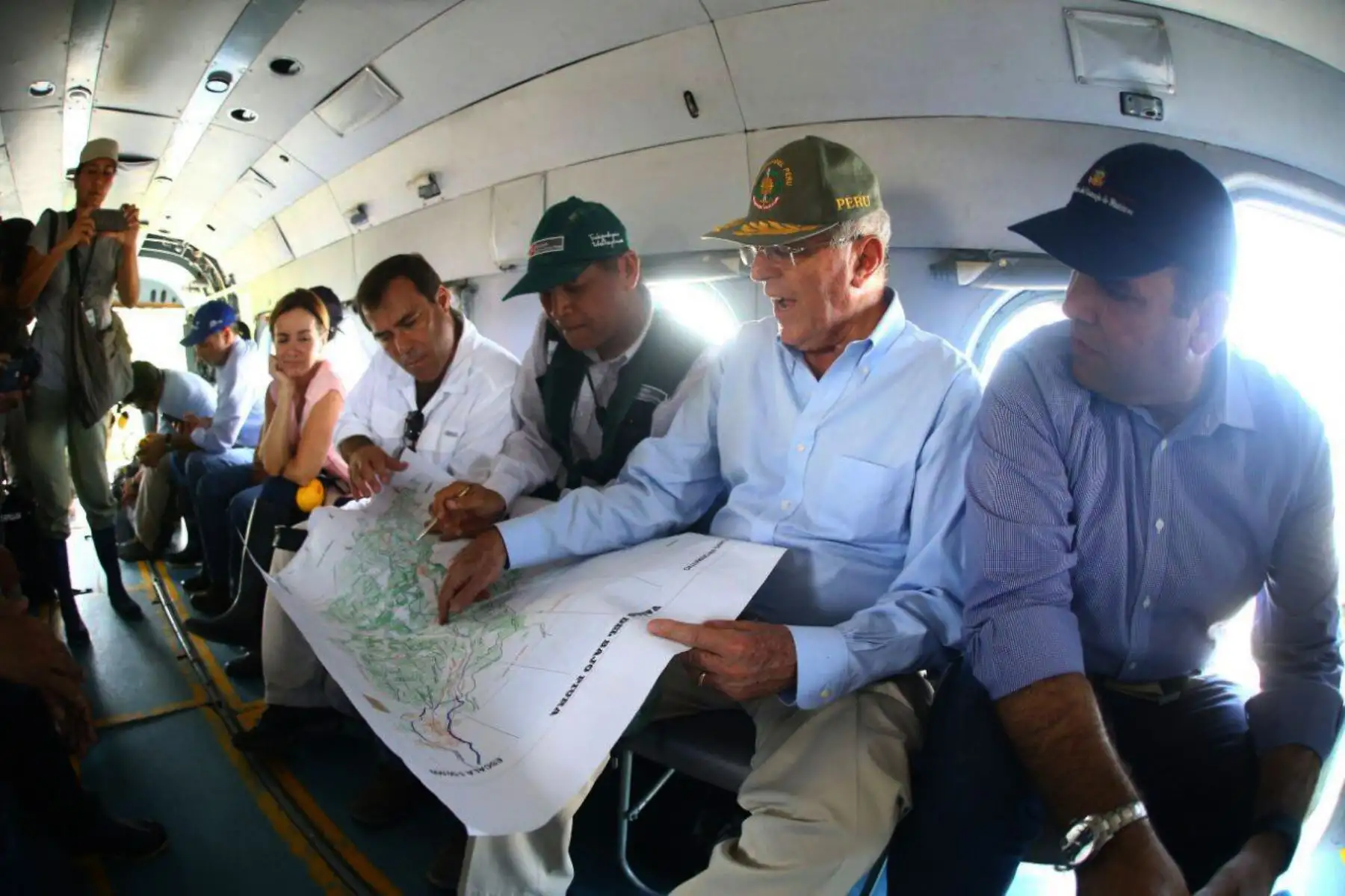 PIURA-PERÚ-MARZO 28. Presidente Pedro Pablo Kuczynski sobrevoló zonas afectadas por inundaciones en Piura. Foto: ANDINA/Prensa Presidencia.