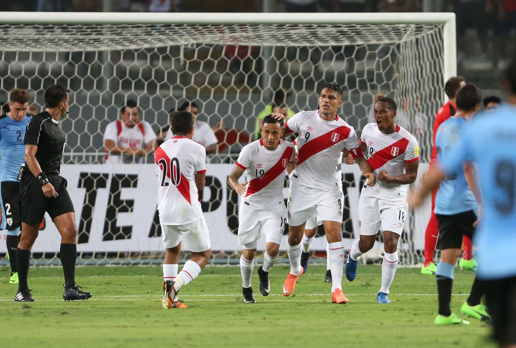 LIMA,PERÚ-MARZO 28. Partido entre la selección de Perú vs. Uruguay por la fecha 14 de la eliminatoria Rusia 2018. Foto: ANDINA/Vidal Tarqui