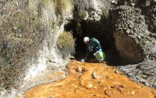 El OEFA dispuso que la compañía minera Licuna S.A. cierre sus pasivos ambientales porque los efluentes de sus unidades de producción no cumplen con el límite máximo permisible y se descargan directamente a las quebradas Florida, Cuncush y Collaracra, que finalmente vierten sus aguas hacia el río Santa.