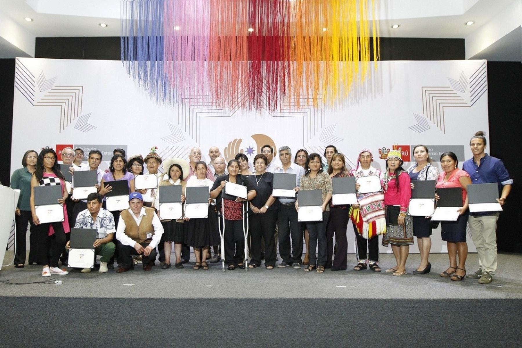 Tres artesanos ganaron Premio Nacional de Diseño de la Artesanía Peruana