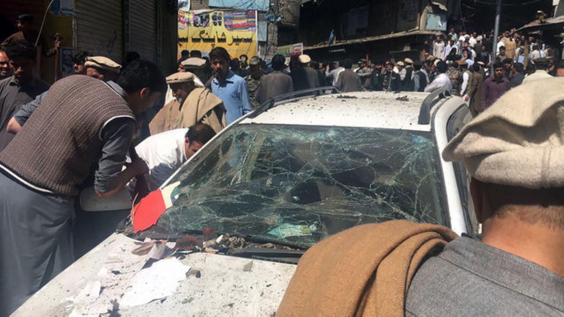 Más de 20 muertos en atentado talibán contra un mercado chiita en Pakistán Foto: AFP