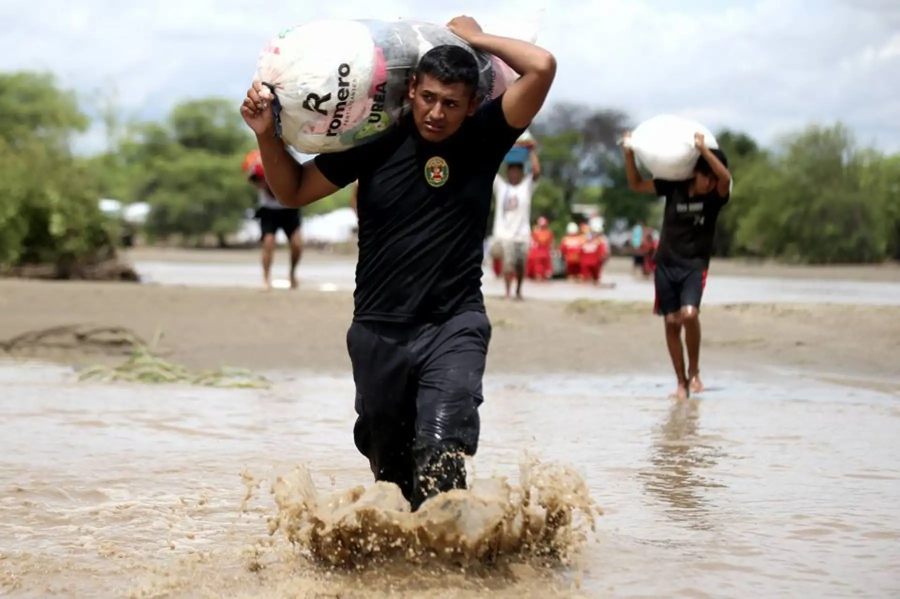 PIURA,PERÚ-MARZO 31.Pobladores de Pedregal Chico son evacuados ante crecida de río Piura.Foto:ANDINA/archivo.