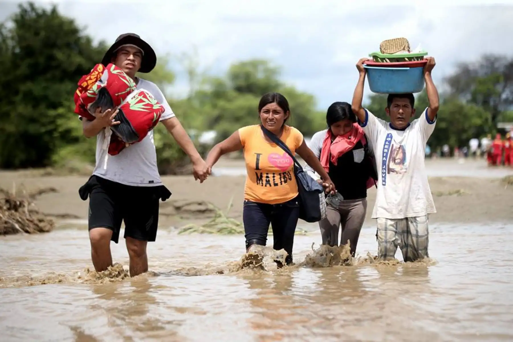 PIURA,PERÚ-MARZO 31.Pobladores de Pedregal Chico son evacuados ante crecida de río Piura.Foto:ANDINA/archivo.