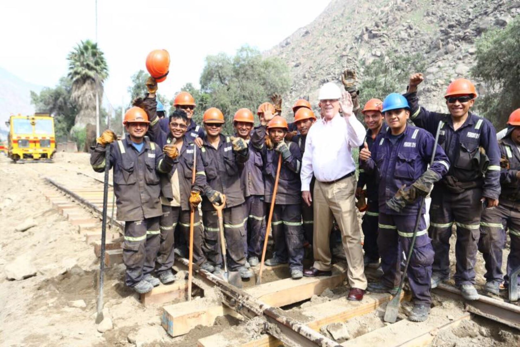 Presidente Pedro Pablo Kuczynski  inspeccionó vía férrea rehabilitada a la altura del km 41 de la carretera Central.