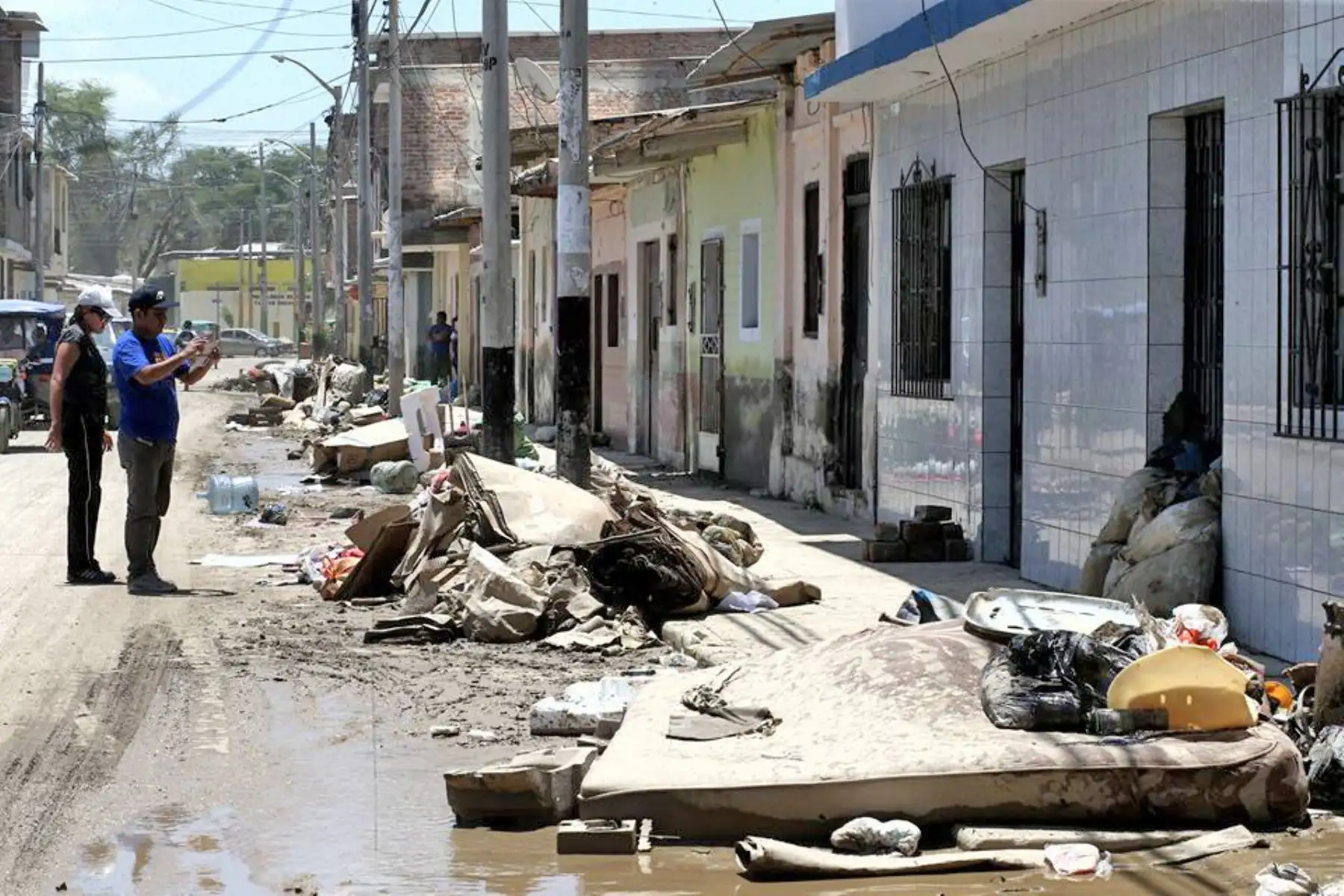 PIURA,PERÚ-ABRIL 02.Se duplica volumen de basura tras inundación del río Piura en el distrito de Castilla.Foto:ANDINA/archivo.