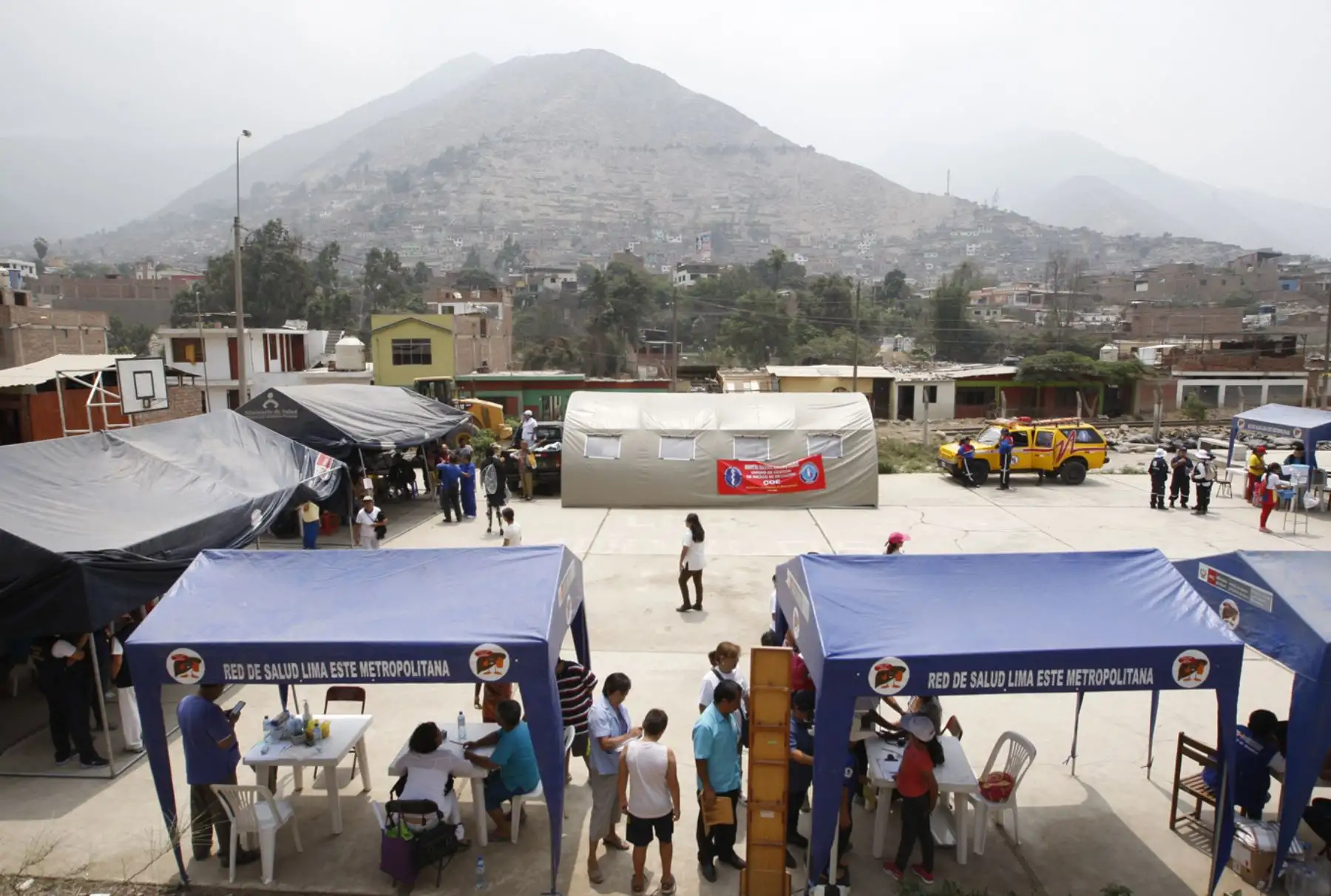 LIMA, PERÚ-ABRIL 02. Ministerio de Salud realiza campaña de salud para los damnificados por las inundaciones y huaicos en la comunidad el Cañaveral-Chosica. Foto: ANDINA/Eddy Ramos.