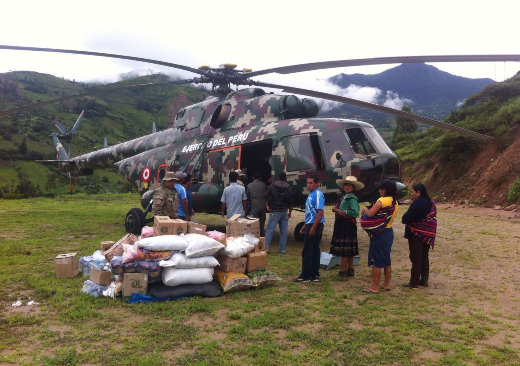 FAP realizó 37 vuelos para trasladar pobladores aislados de Lambayeque. ANDINA