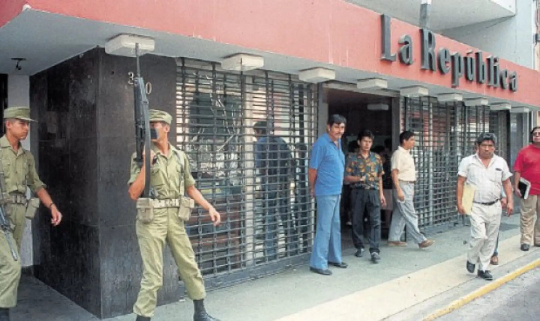 La prensa fue intervenida por los militares por orden del gobierno.