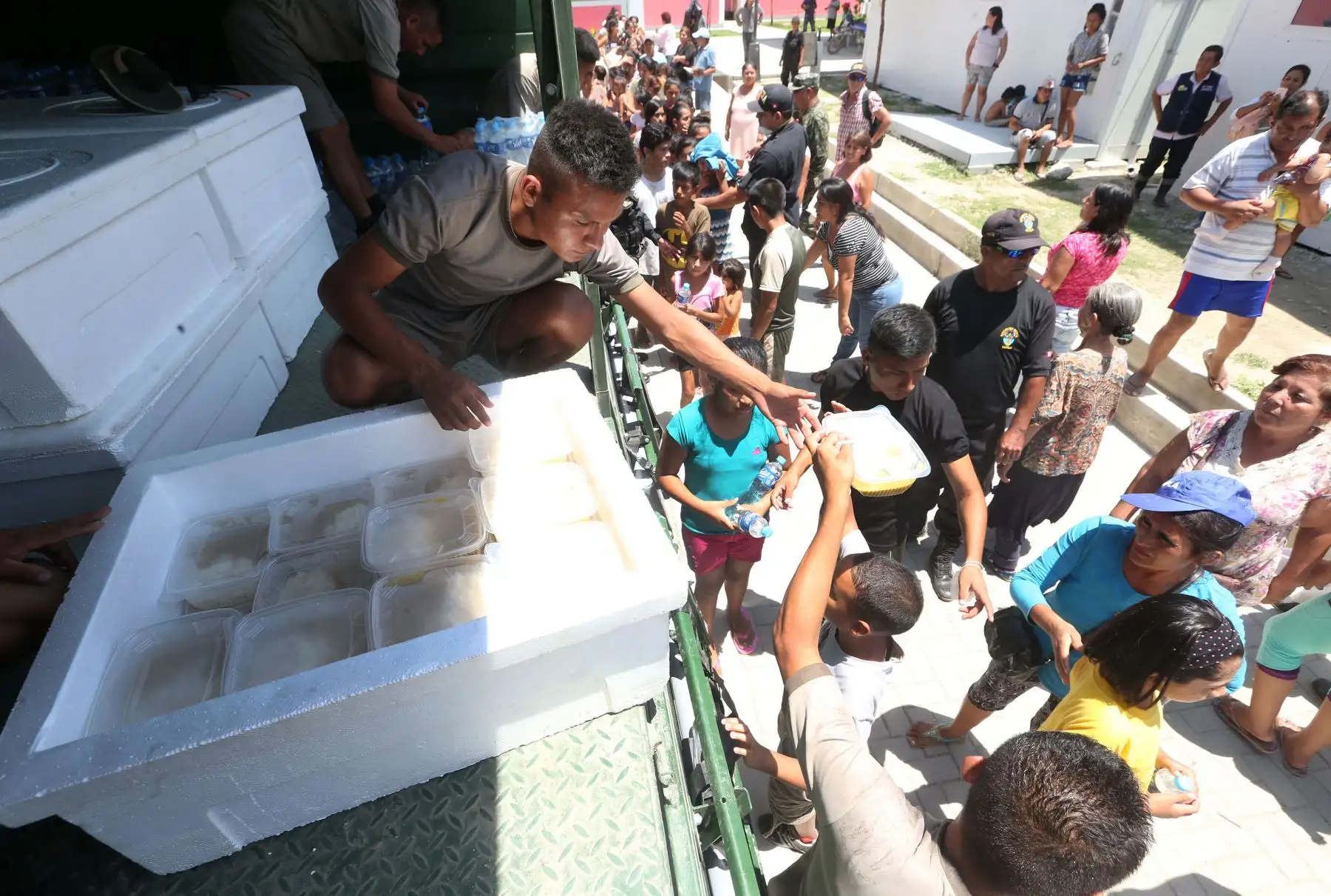 PIURA,PERÚ-ABRIL 05. Preparan 3,000 raciones alimenticias diarias para damnificados de Piura. Foto: ANDINA/Vidal Tarqui