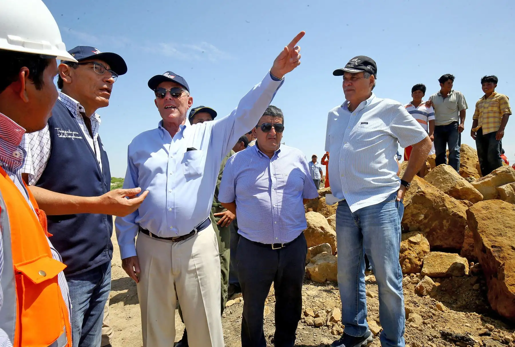Jefe de Estado sobrevoló el río La Leche e inspeccionó las obras de rehabilitación de la carretera Panamericana Norte, kilómetro 829. Foto: ANDINA/ Prensa Presidencia