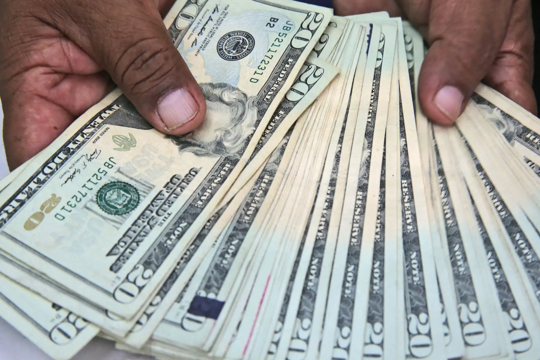 Precio del dólar a la baja esa mañana. ANDINA/archivo