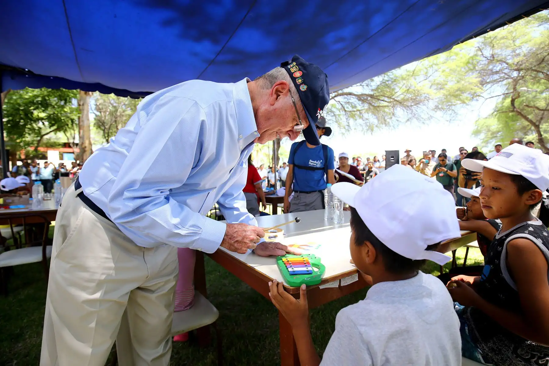 Jefe de Estado Pedro Pablo Kuczynski, inspeccionó aplicación del programa "El cole contigo", que brinda ayuda emocional a niños de las zonas afectadas por desastres naturales en la región Piura. Foto: ANDINA/Prensa Presidencia