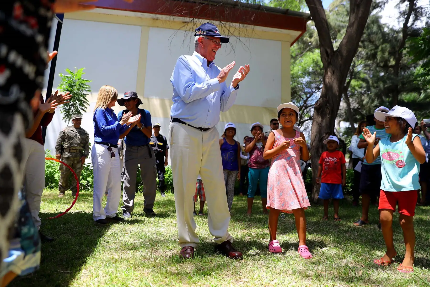 Jefe de Estado Pedro Pablo Kuczynski, inspeccionó aplicación del programa "El cole contigo", que brinda ayuda emocional a niños de las zonas afectadas por desastres naturales en la región Piura. Foto: ANDINA/Prensa Presidencia