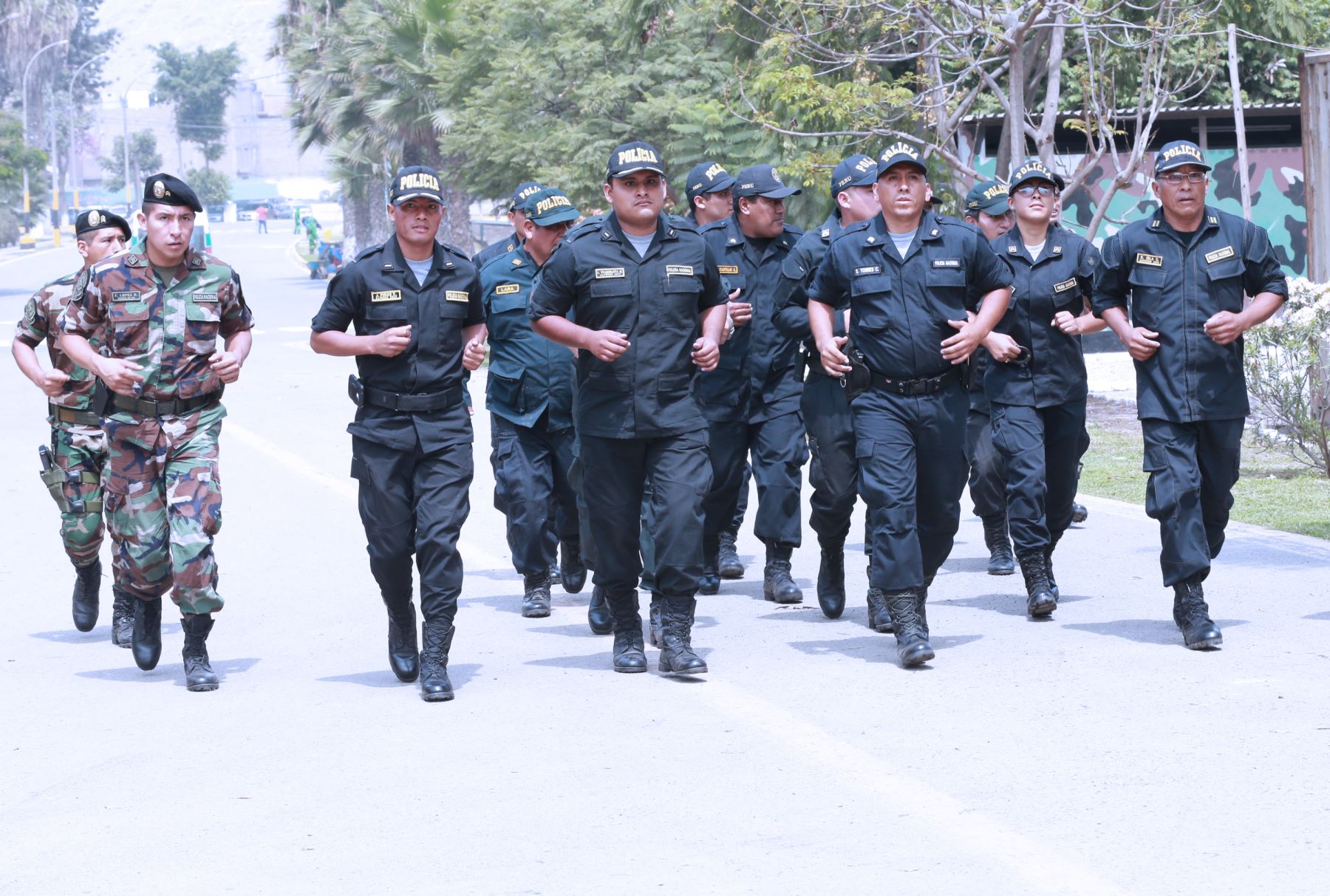 El Ejecutivo prorrogó el estado de emergencia en el distrito de Tumán, provincia de Chiclayo, departamento de Lambayeque, por el término de 30 días calendario a partir de mañana miércoles, plazo en el que la Policía Nacional del Perú mantendrá el control del orden interno, con el apoyo de las Fuerzas Armadas. ANDINA/Norman Córdova