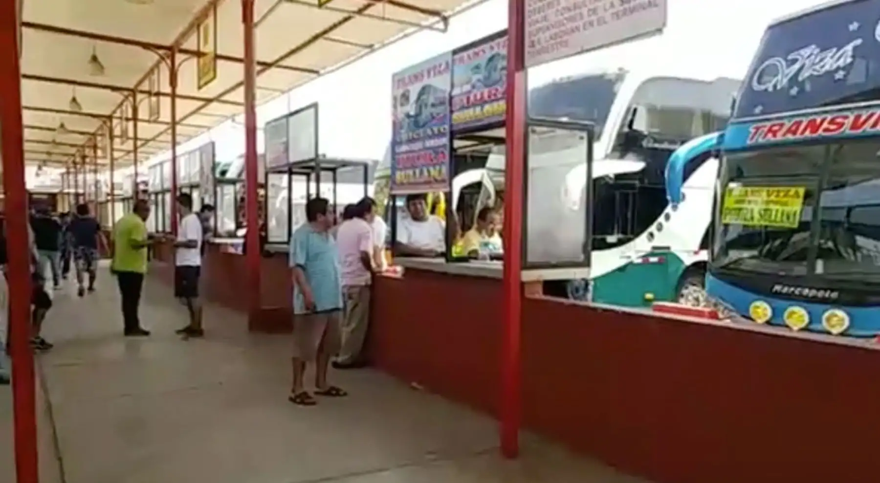 terminal de Fiori con poca afluencia de pasajeros previo a Semana Santa.