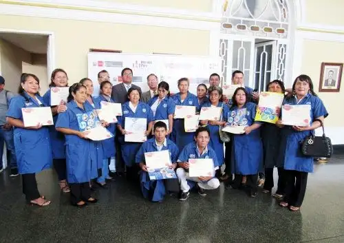 MTPE capacita a emprendedores trujillanos en fabricación de calzado.