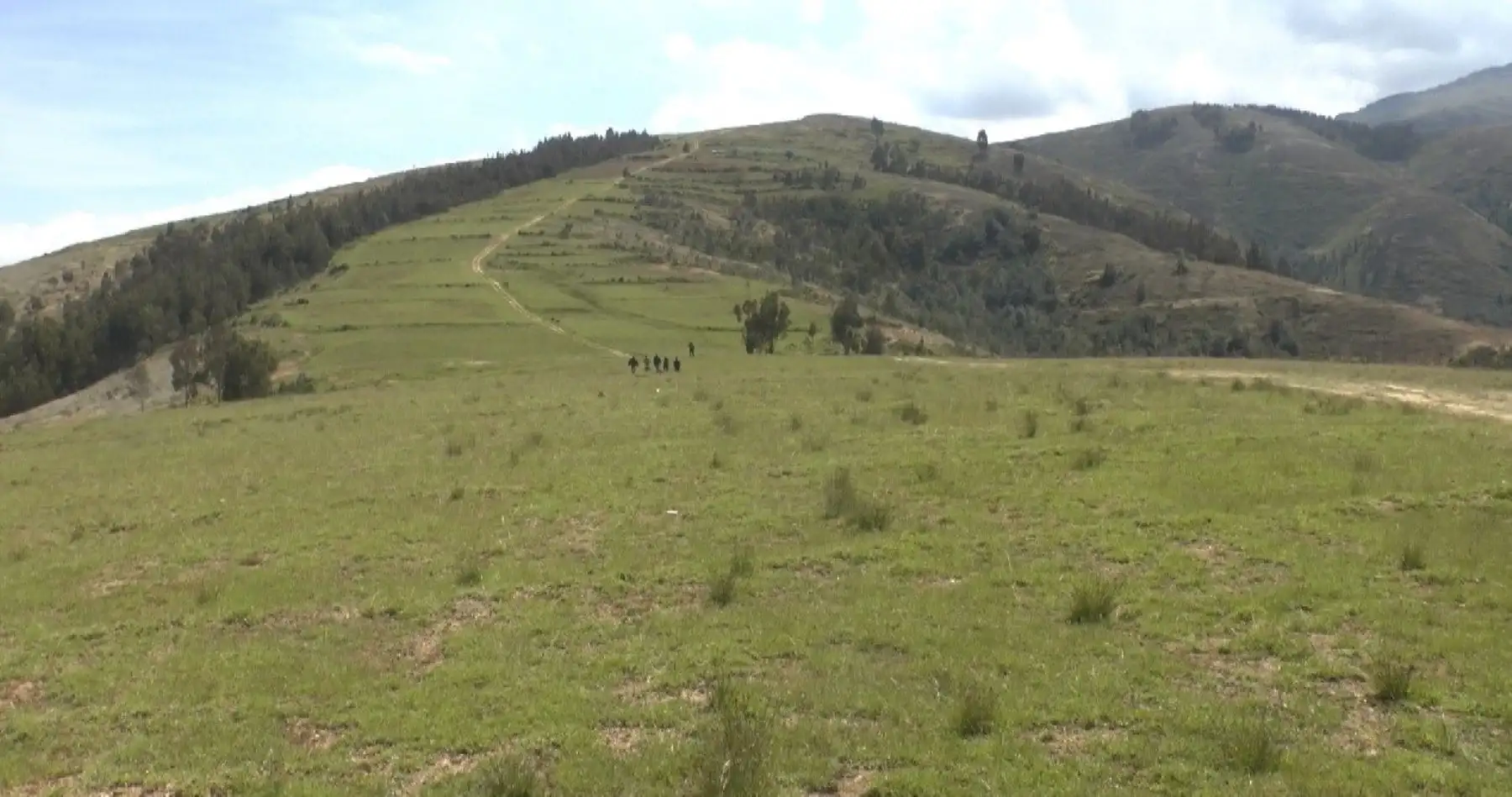 La Municipalidad Provincial de Huancayo iniciará próximamente los trabajos de construcción de una moderna planta de tratamiento de residuos sólidos en el sector de Tiranapampa, en el centro poblado de La Punta, distrito de Sapallanga, en un terreno que cuenta con licencia de funcionamiento y expediente técnico, informó en alcalde Alcides Chamorro Balvín.