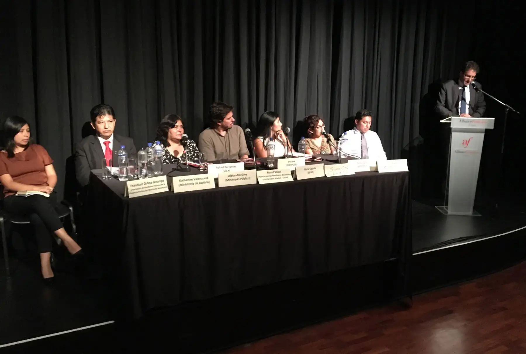 Expertos disertaron en Lima sobre búsqueda de desaparecidos en Perú. Foto: Difusión.