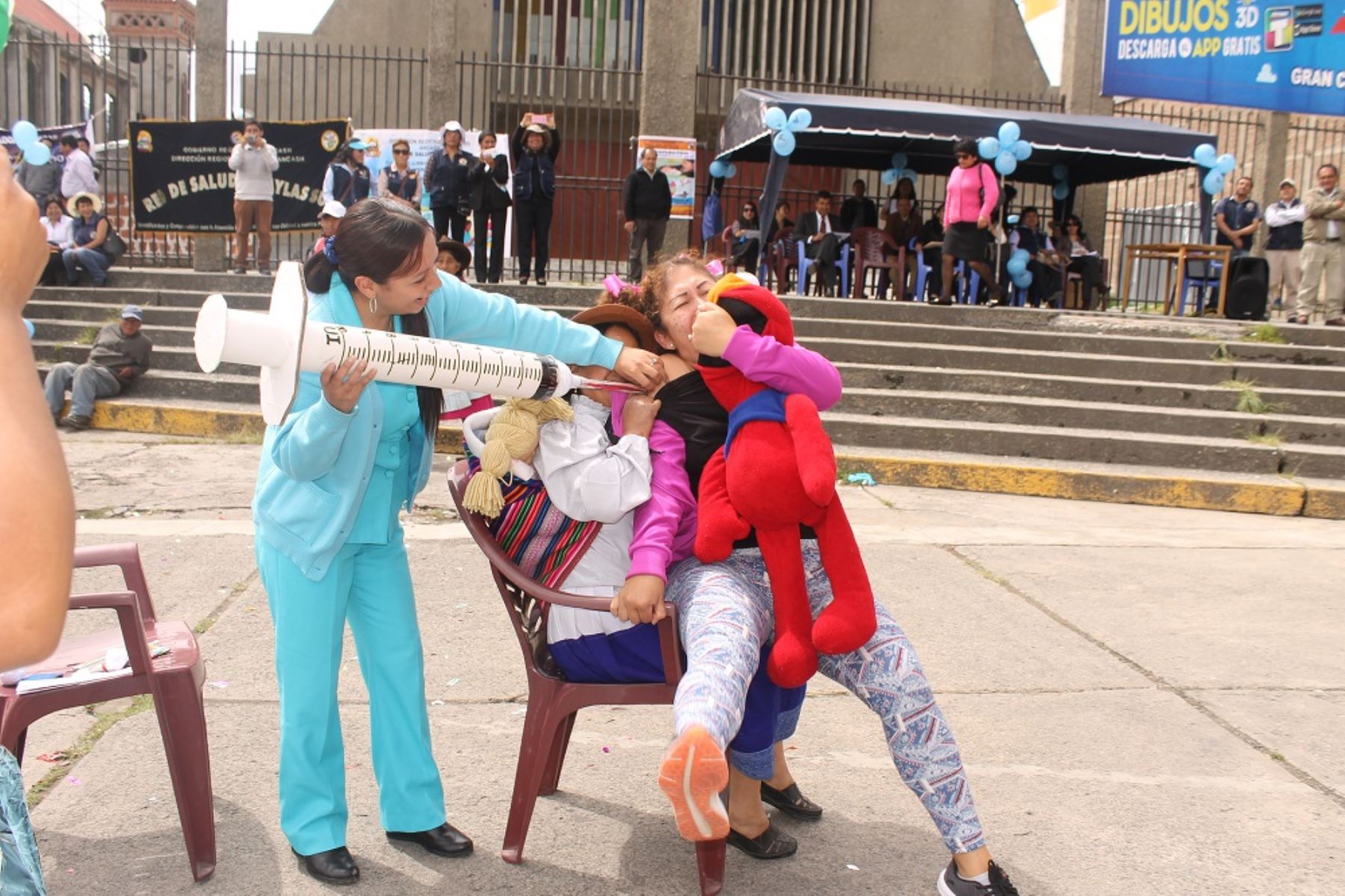Con pasacalle lanzan Semana de la Vacunación en las Américas en Huaraz. ANDINA