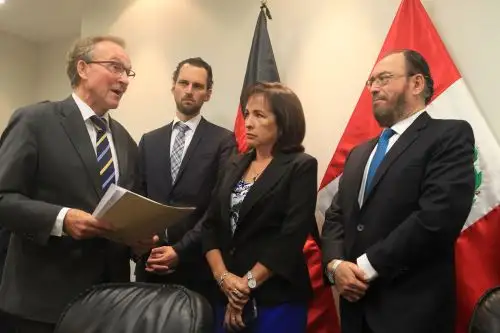 Una importante ayuda humanitaria, valorizada en más de un millón de euros, comprometió Alemania al Perú para atender a la población damnificada por los desastres naturales en diversas regiones afectadas por el Niño Costero, informó hoy el embajador de dicho país, Jörg Ranau. ANDINA/Héctor Vinces