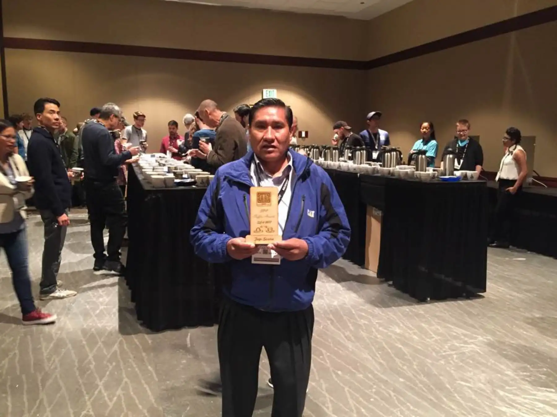 Café de Raúl Mamani del distrito de Putina Punco, en Puno, gana premio mundial al mejor café en EEUU.
