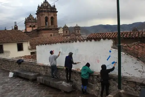 Expulsan del Perú a extranjeros tras ordenarles borrar pintas en muros del centro histórico del Cusco. Foto: ANDINA/Percy Hurtado Santillán.