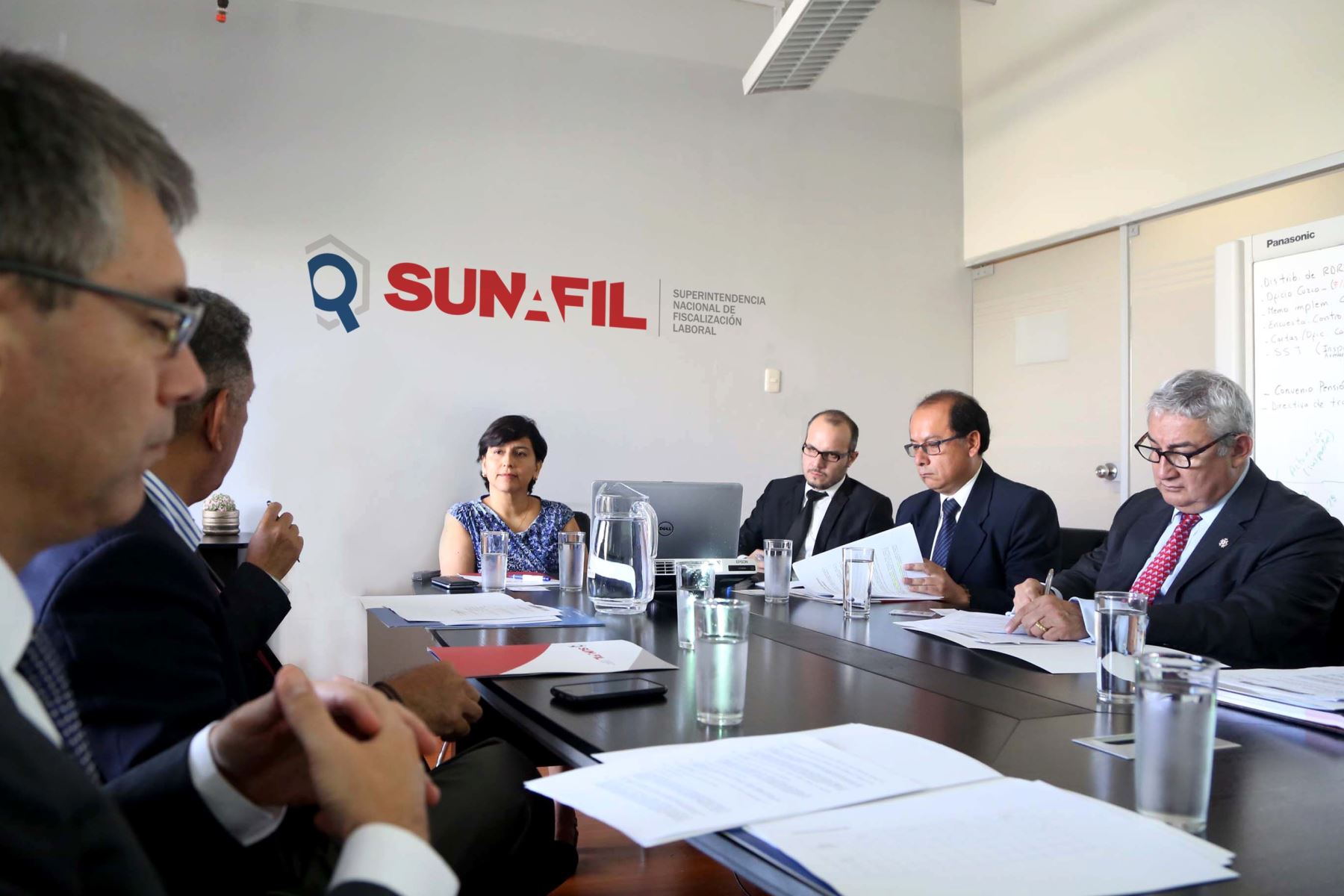 Sunafil instala mesa de trabajo con gremios empresariales