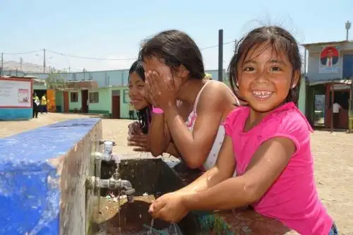 El Ministerio de Vivienda, Construcción y Saneamiento (MVCS) publicó hoy el reglamento del Fondo de Inversión Agua Segura (FIAS), instancia que tiene por objeto contribuir al cierre de brechas de cobertura de agua, alcantarillado y tratamiento de aguas residuales a nivel nacional mediante el financiamiento de programas y proyectos en dicha materia.